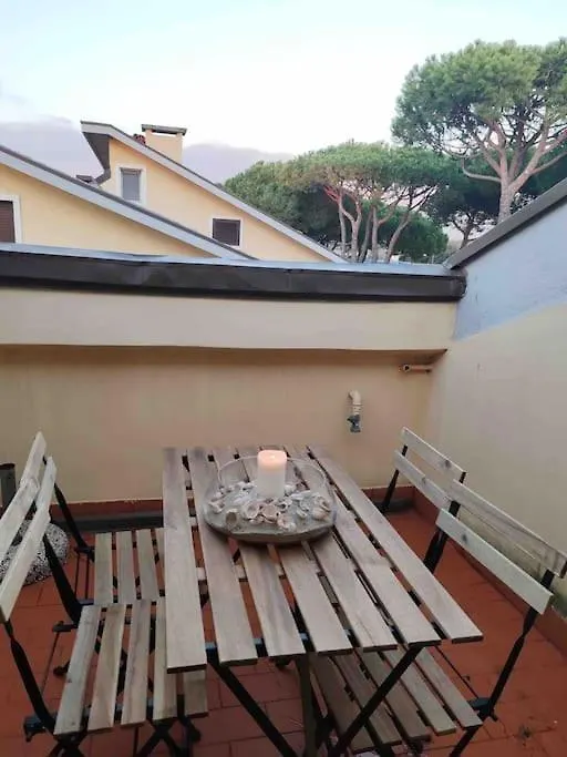 Casa Marco Aurelio Al Mare Apartment Marina di Massa Italy