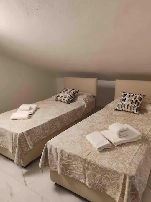 Casa Marco Aurelio Al Mare Apartment Marina di Massa Italy