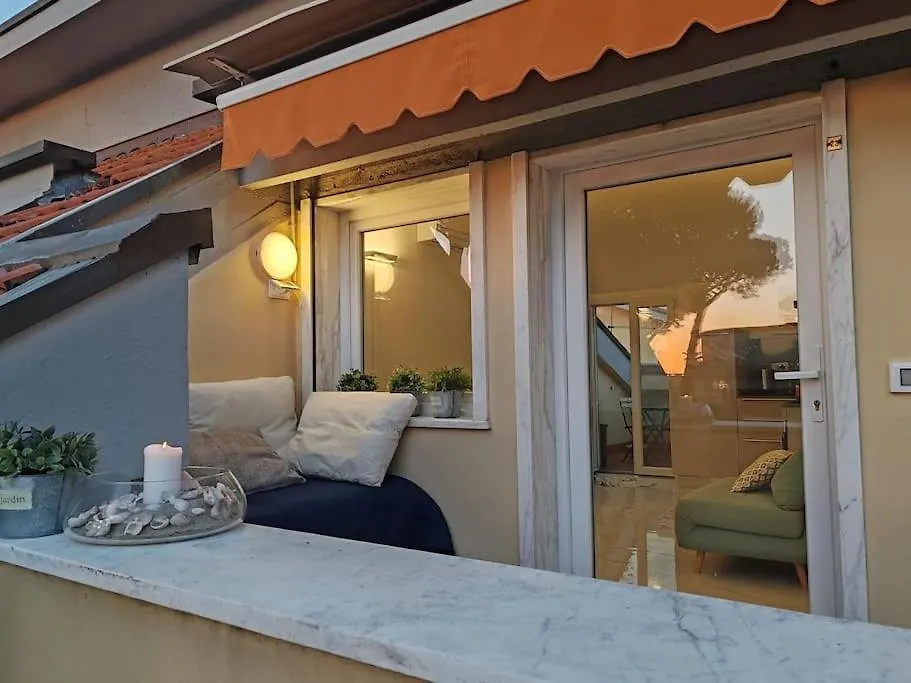 Casa Marco Aurelio Al Mare Apartment Marina di Massa